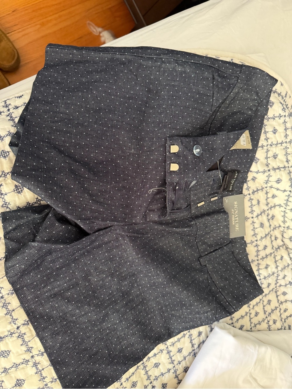 NWT - Ann Taylor Navy with White Dot Signature Dress Shorts